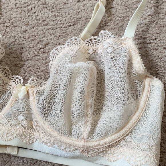 Heidi Klum lace bra - Picture 2 of 6